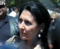  Salome Zurabishvili calls on district commissions not let more than three representatives of one and the same organization in a polling station 